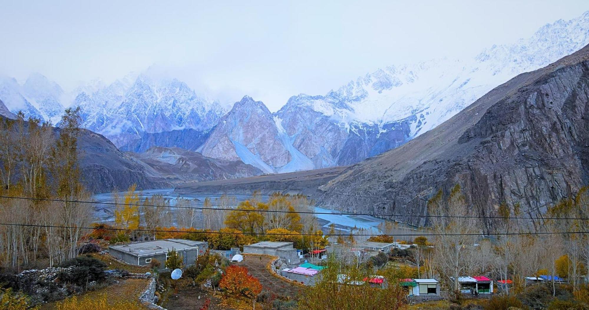 Apex Hotels And Resorts Hussaini Karimabad  Екстериор снимка