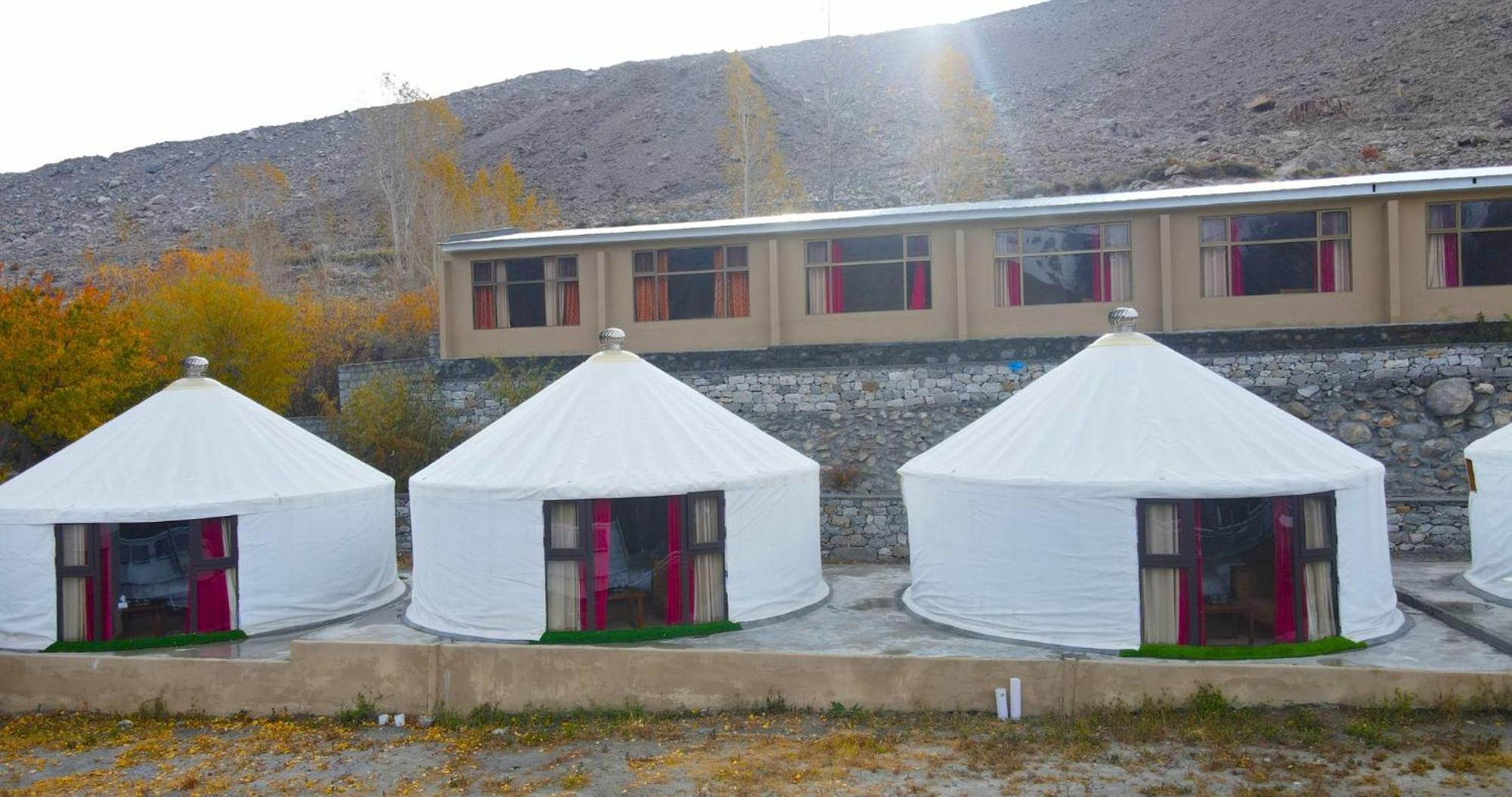 Apex Hotels And Resorts Hussaini Karimabad  Екстериор снимка