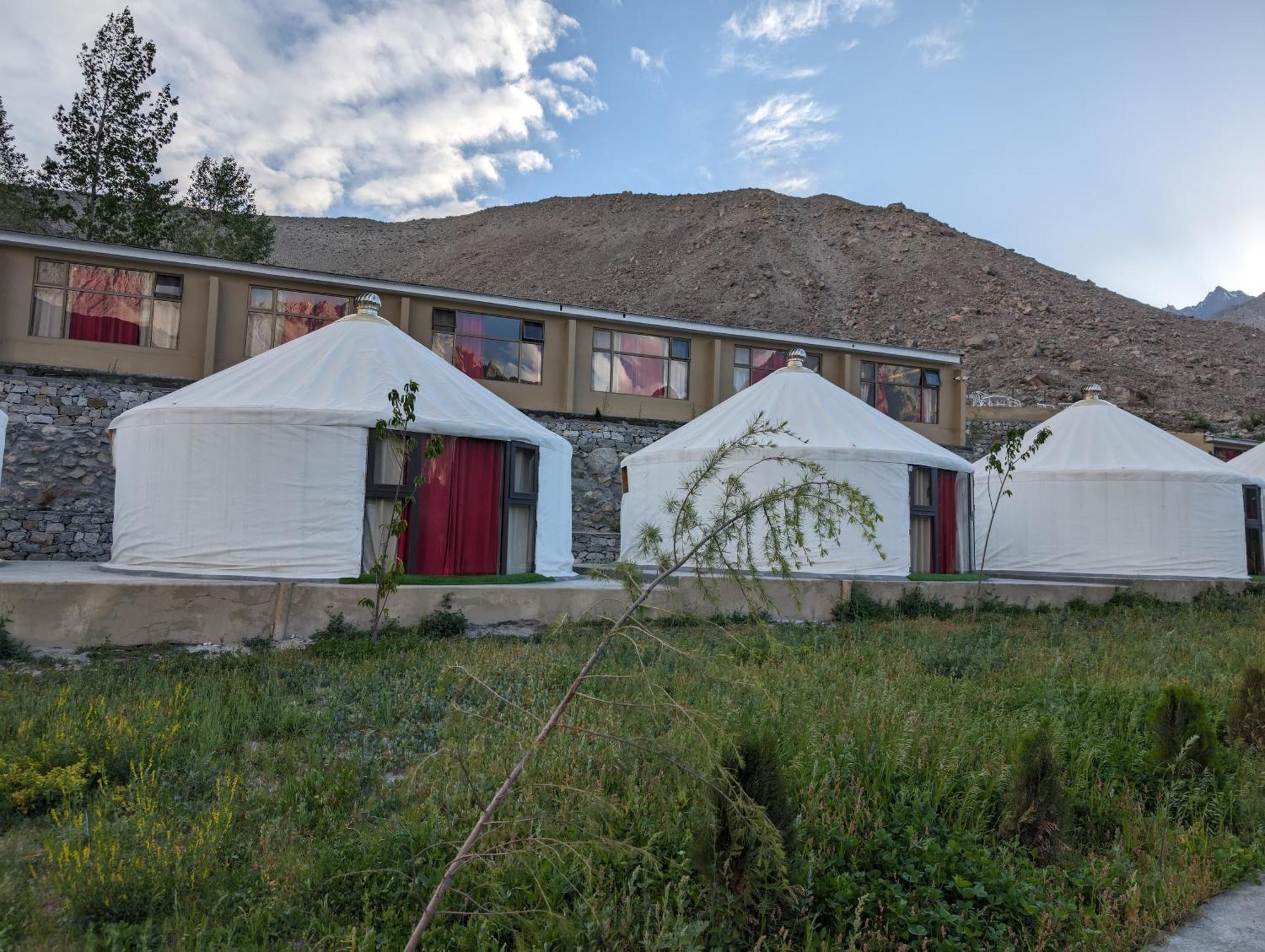 Apex Hotels And Resorts Hussaini Karimabad  Екстериор снимка