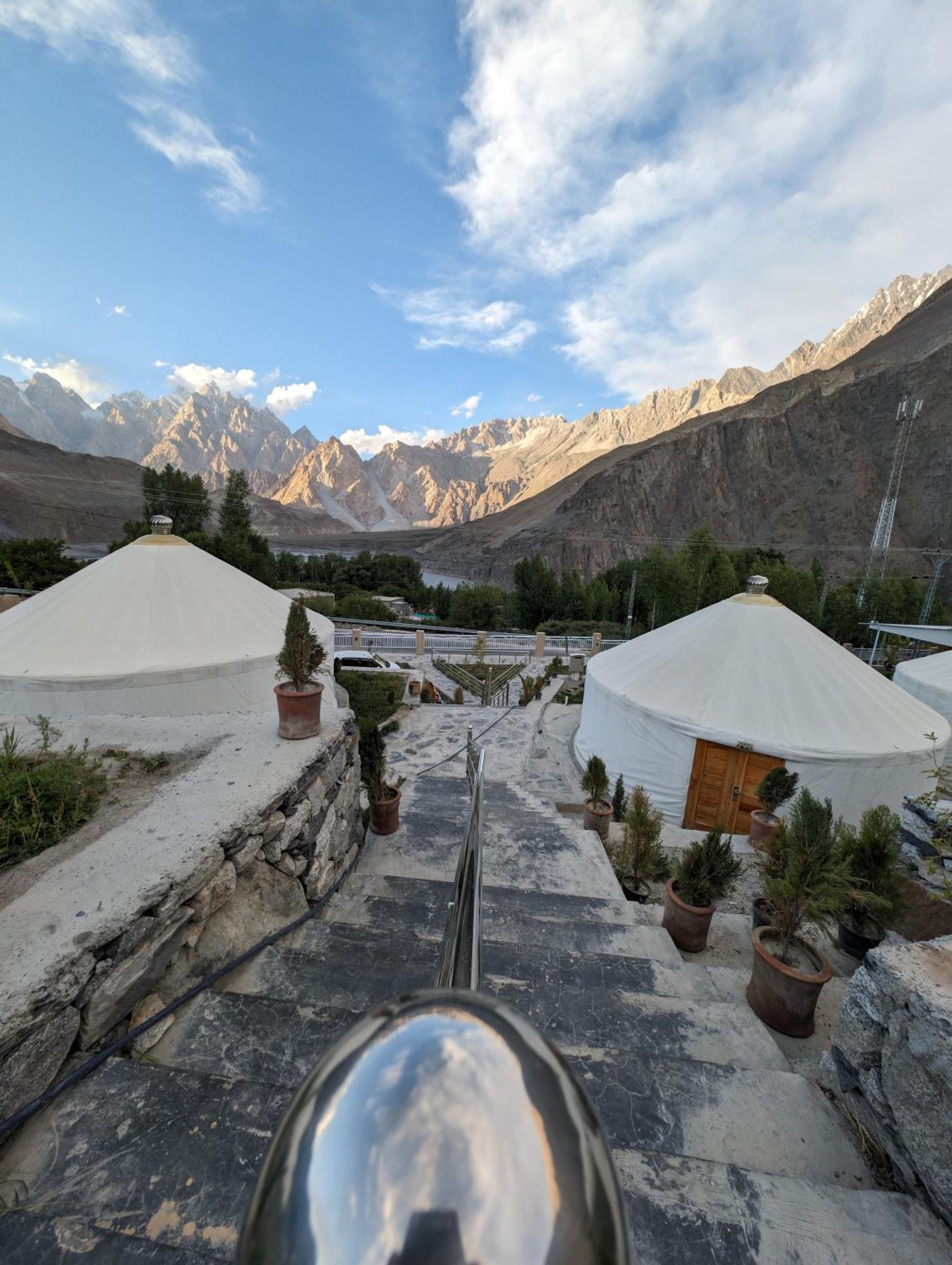 Apex Hotels And Resorts Hussaini Karimabad  Екстериор снимка