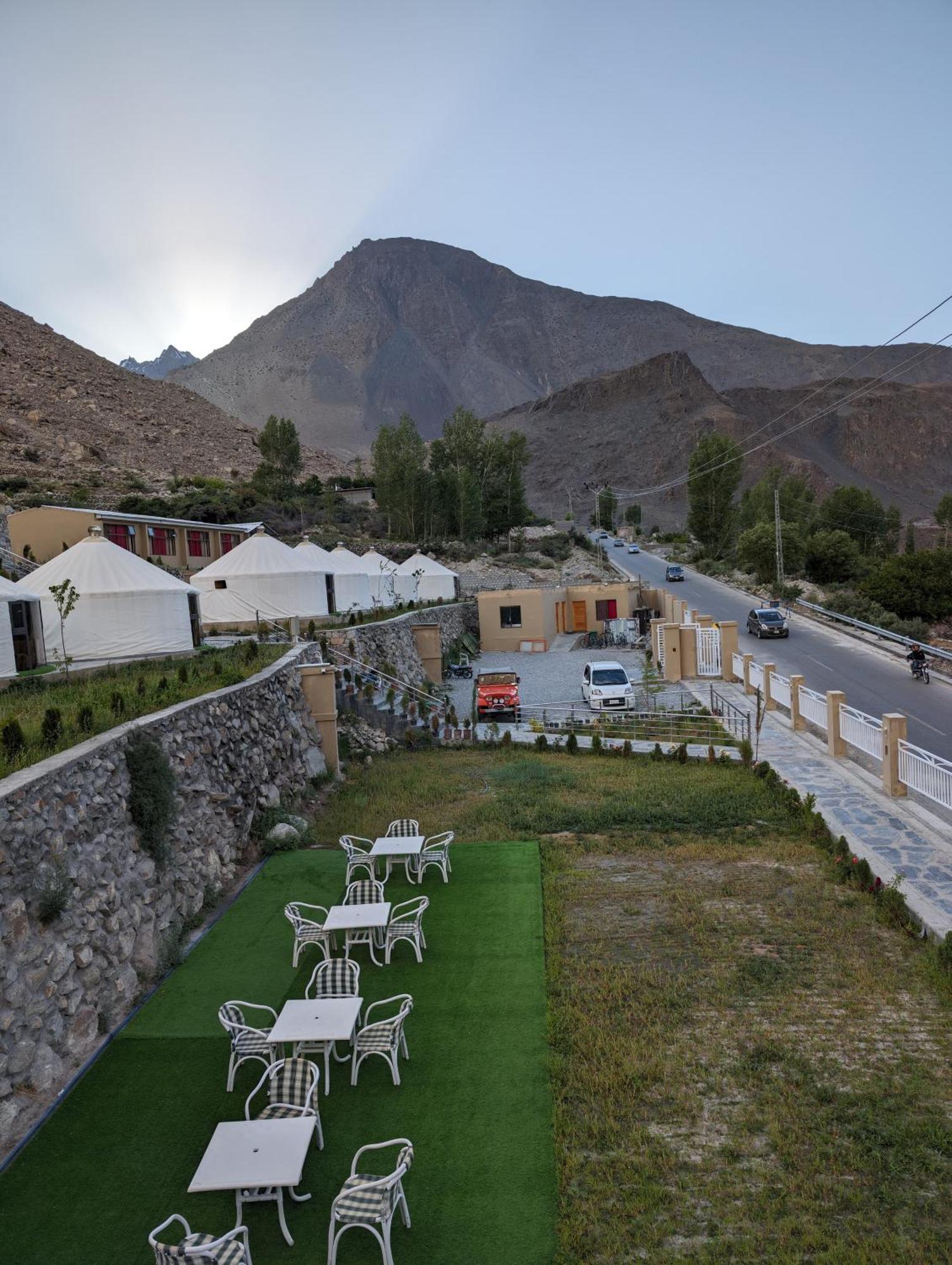 Apex Hotels And Resorts Hussaini Karimabad  Екстериор снимка