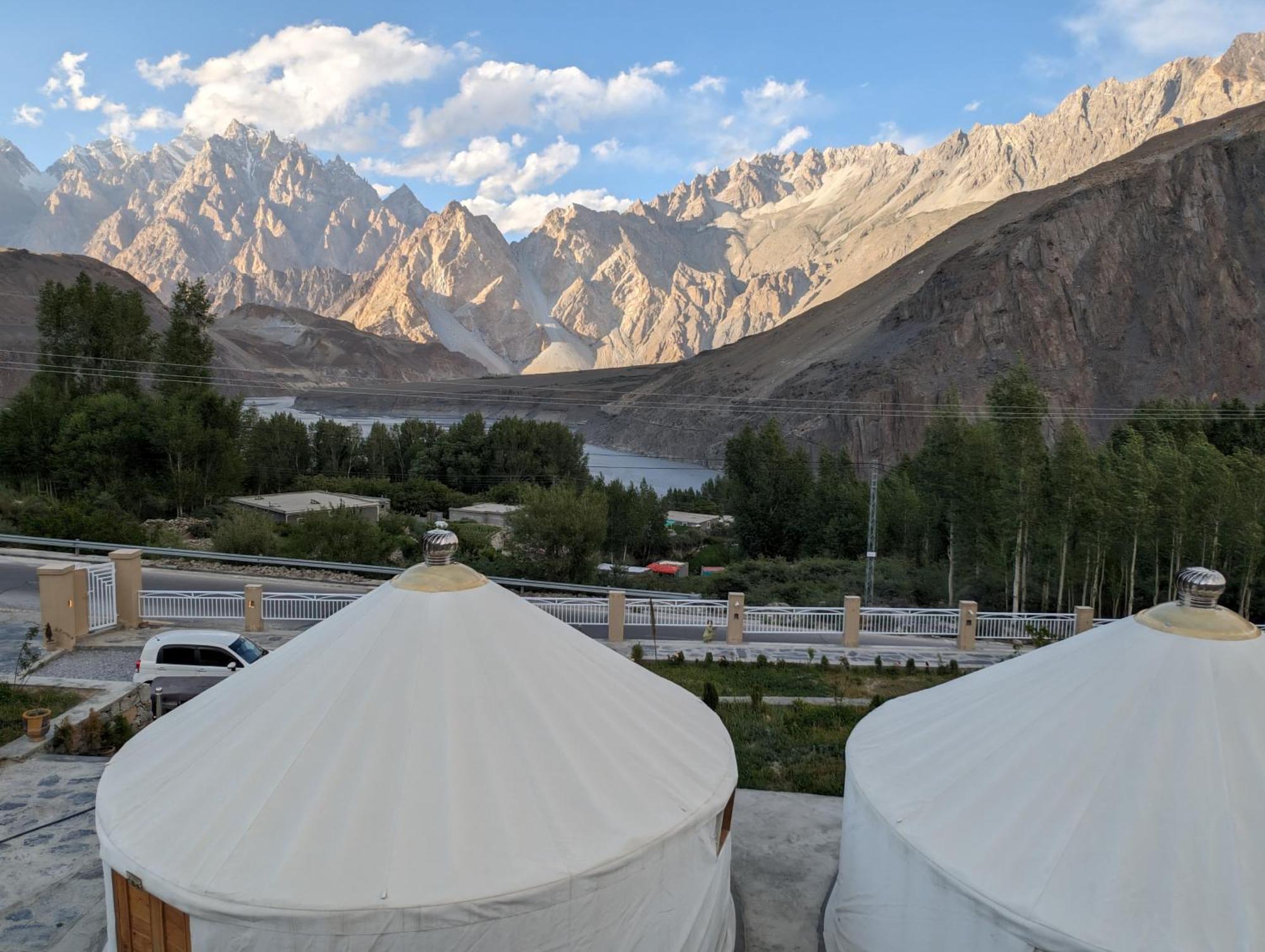 Apex Hotels And Resorts Hussaini Karimabad  Екстериор снимка