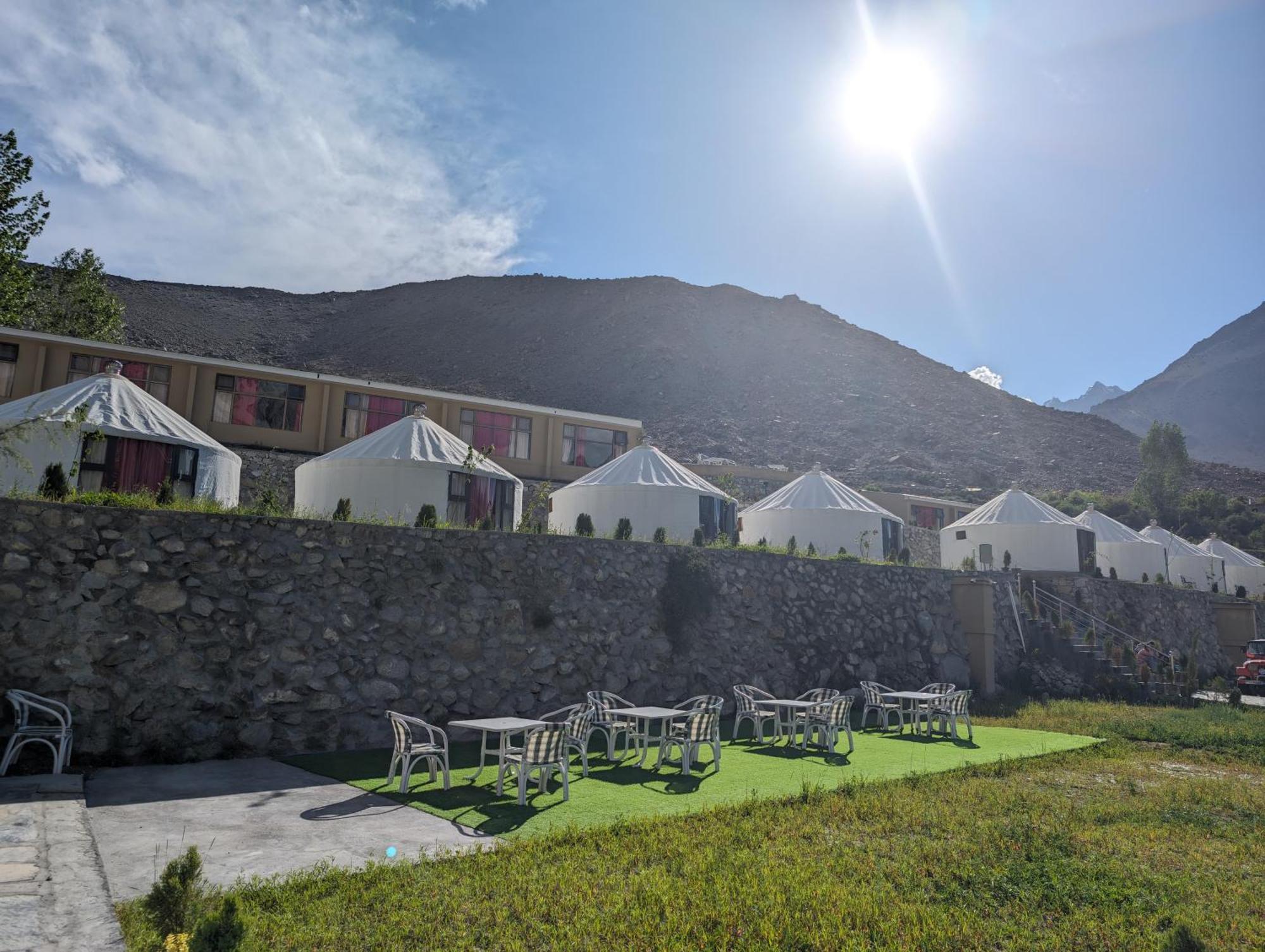 Apex Hotels And Resorts Hussaini Karimabad  Екстериор снимка