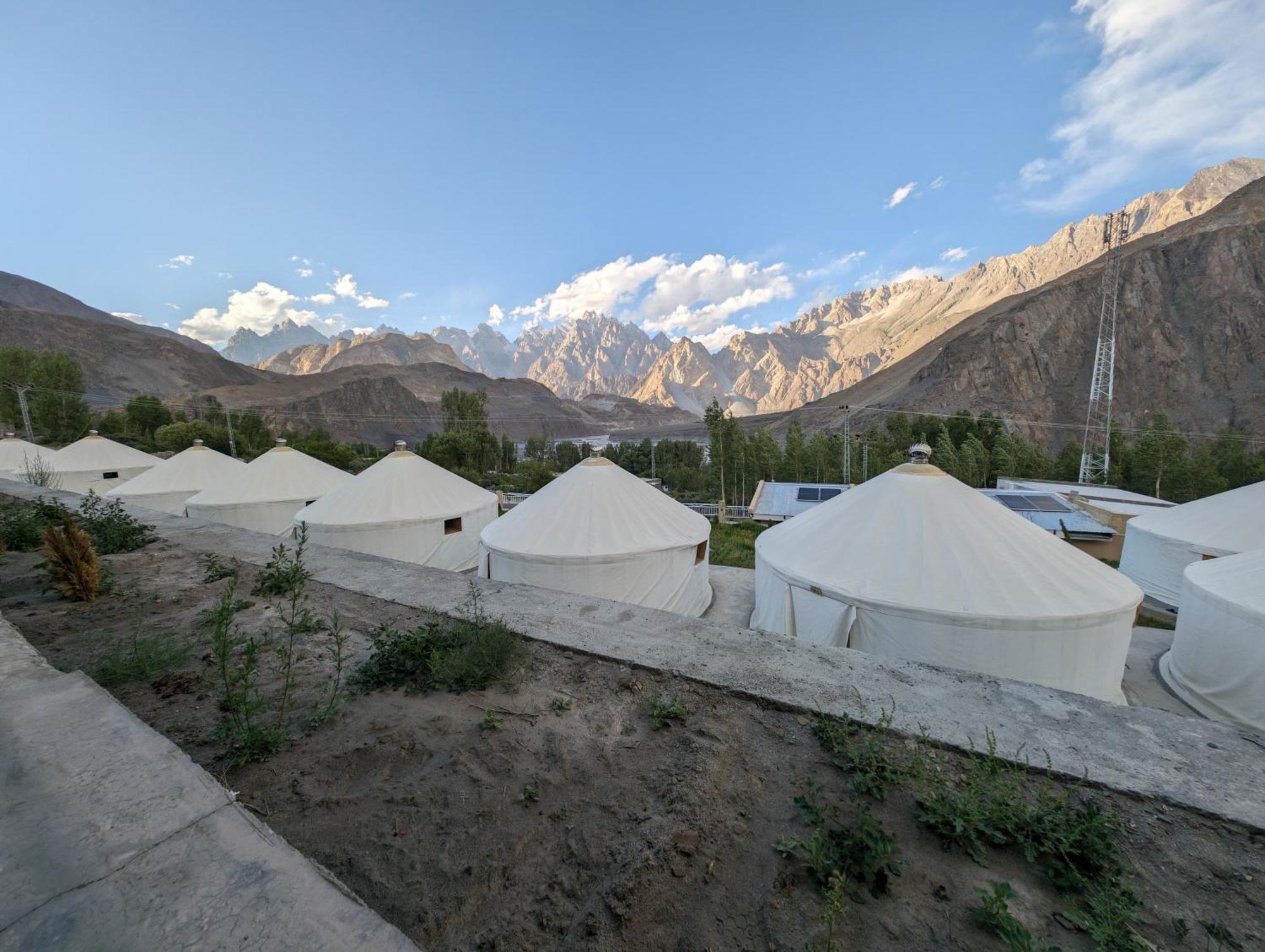 Apex Hotels And Resorts Hussaini Karimabad  Екстериор снимка